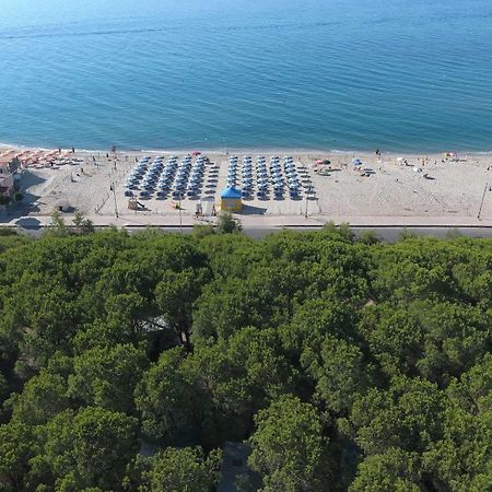 Villaggio Camping Lungomare Cropani Exterior foto